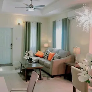Paradise Oasis At Oceanpointe - Pool And Free Parking Lucea